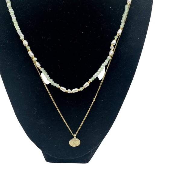 Delicate Double Layered Green and Gold Beaded Pendant Necklace Pearls - Picture 2 of 4